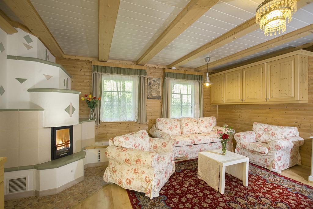 Das Altsteirische Landhaus - La Maison De Pronegg - Feriendomizil Im Biosphaerenpark Wienerwald Pressbaum Room photo